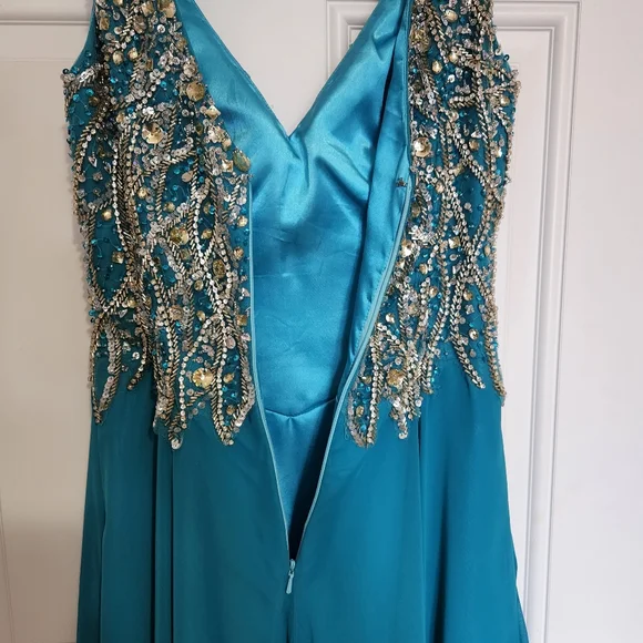 Prom Dress - Picture 6 of 9